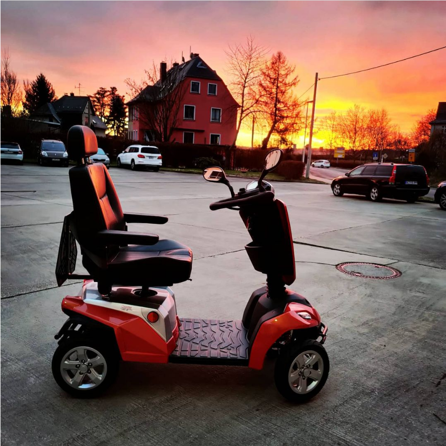 E-Scooter bei Sonnenaufgang